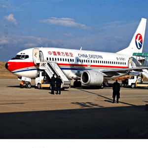 武汉航空空运航空快运业稳步发展的原因是什么？